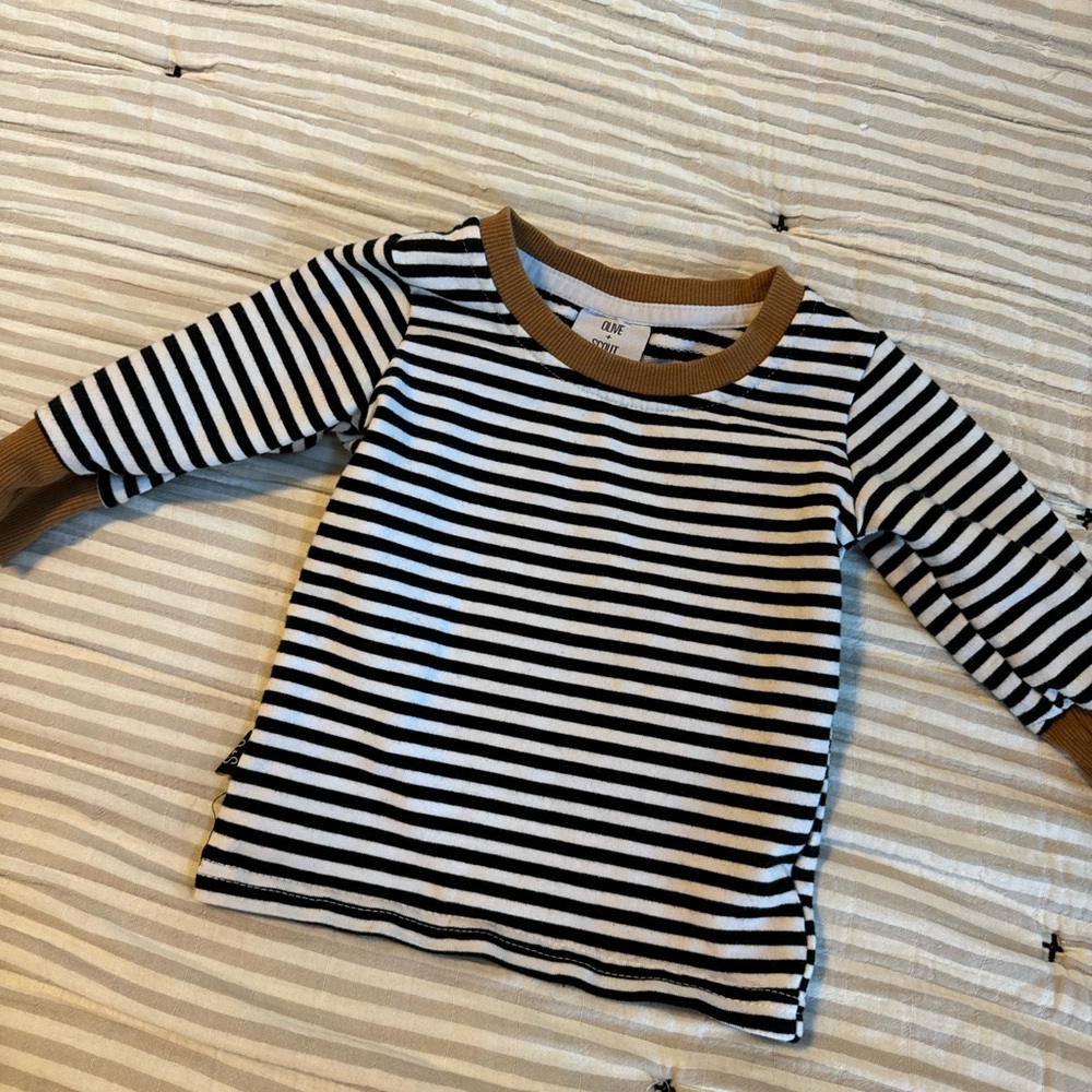 Olive & scout top 3-6 months